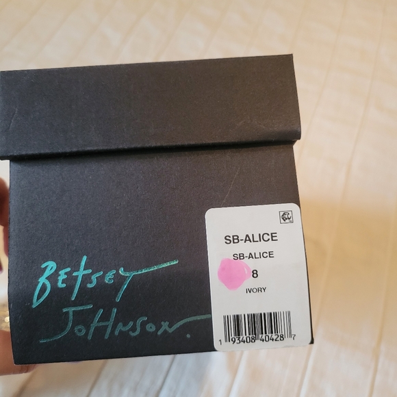 New Betsey Johnson Bride slide sandals - Picture 4 of 4